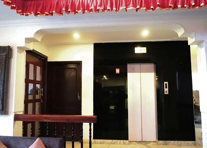 Business Hotel 4*